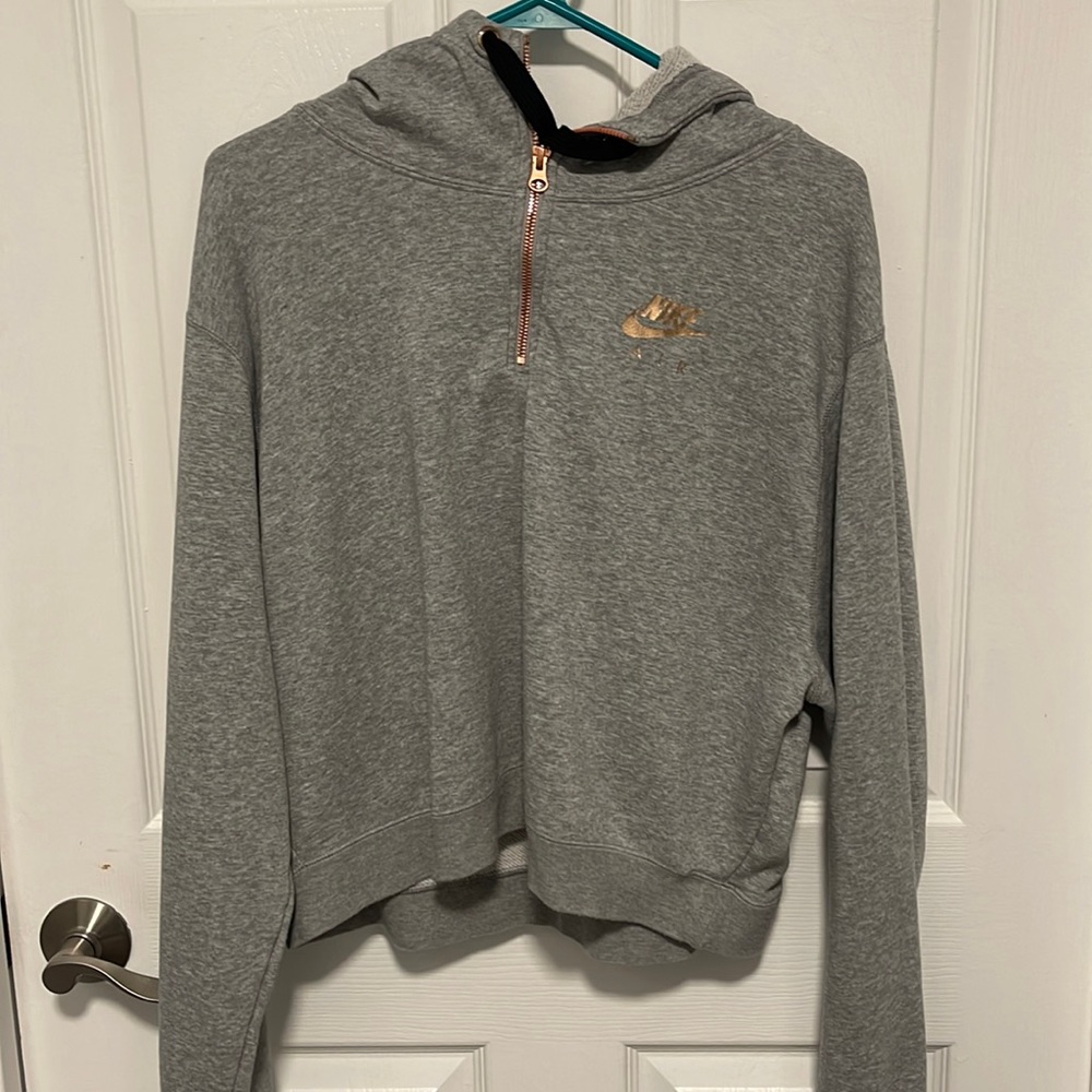Nike grey woman’s sweatshirt